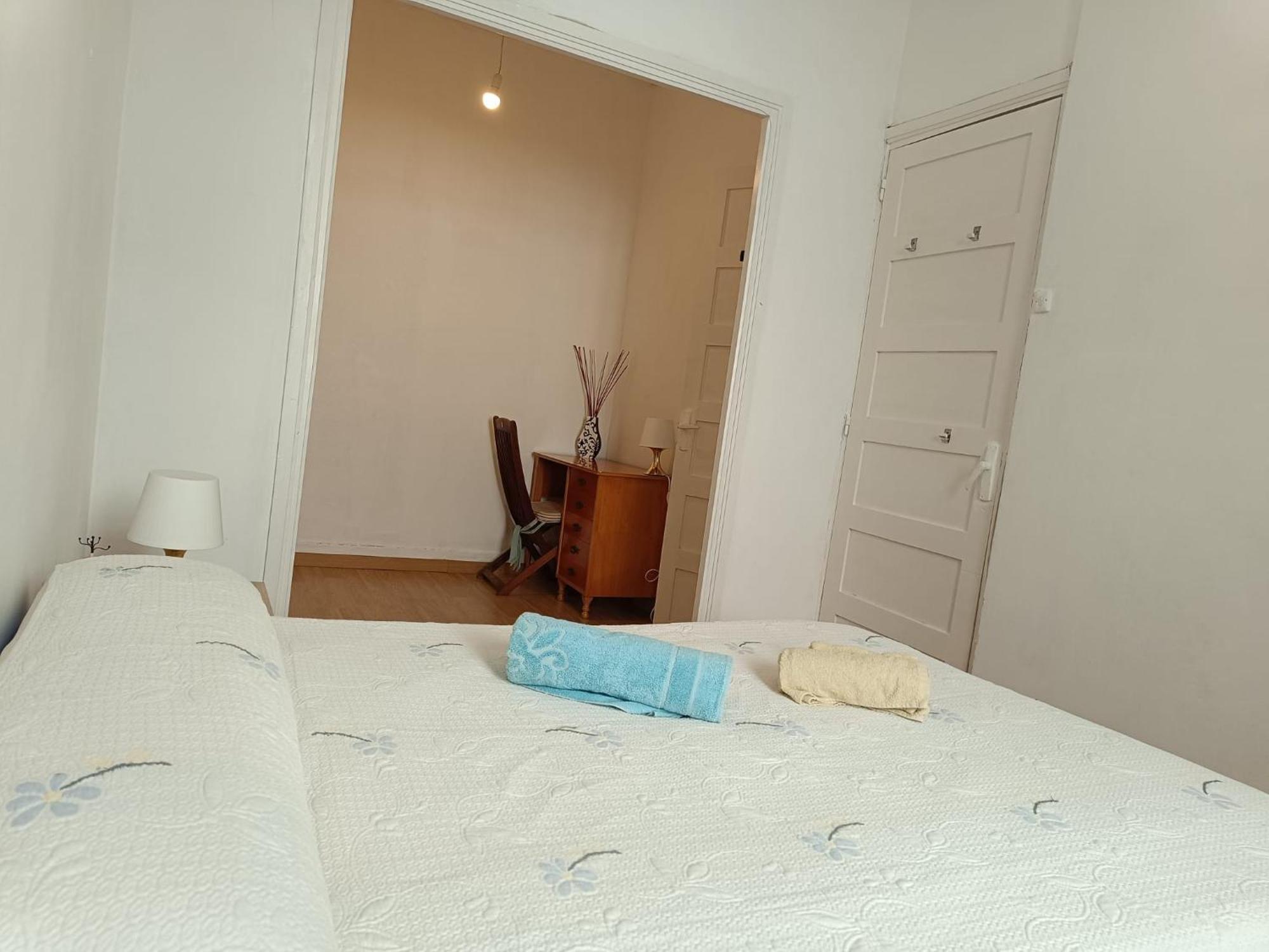 Piso Antiguo, Muebles Viejos, Muy Sencillo, Alquilado En Invierno A Estudiantes, Sin Ascensor, Cocina Antigua A Gas, Edificio Muy Antiguo Apartment A Coruna Bagian luar foto