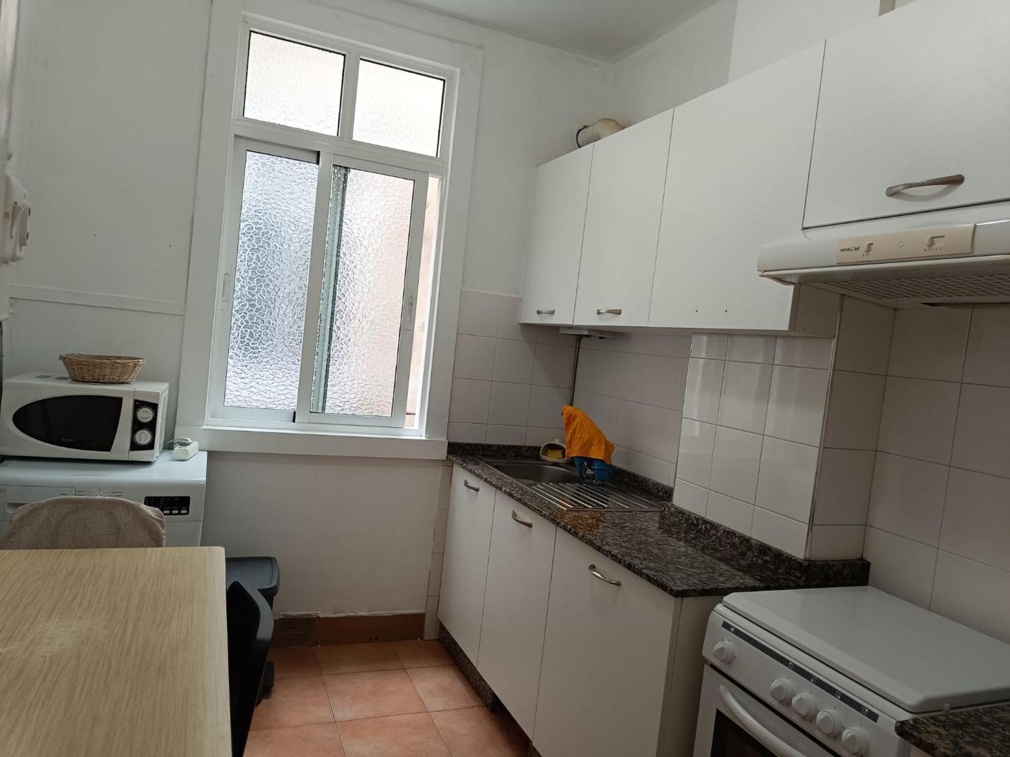Piso Antiguo, Muebles Viejos, Muy Sencillo, Alquilado En Invierno A Estudiantes, Sin Ascensor, Cocina Antigua A Gas, Edificio Muy Antiguo Apartment A Coruna Bagian luar foto