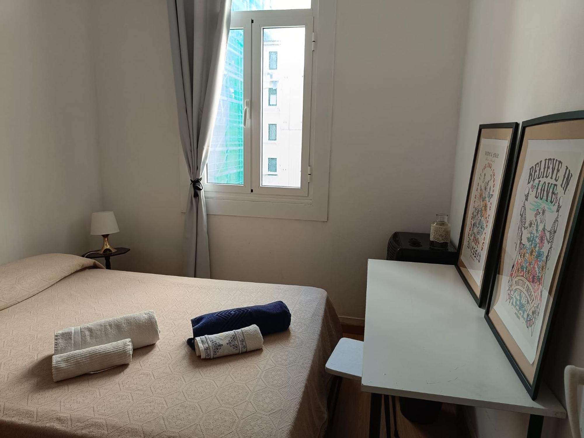 Piso Antiguo, Muebles Viejos, Muy Sencillo, Alquilado En Invierno A Estudiantes, Sin Ascensor, Cocina Antigua A Gas, Edificio Muy Antiguo Apartment A Coruna Bagian luar foto
