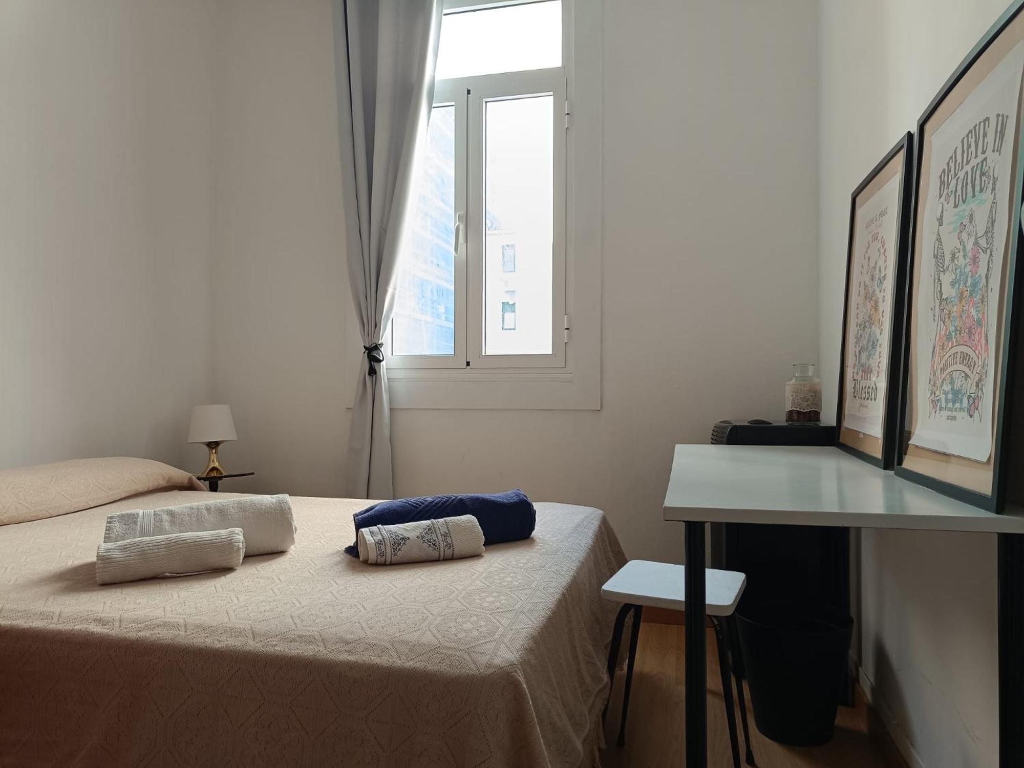 Piso Antiguo, Muebles Viejos, Muy Sencillo, Alquilado En Invierno A Estudiantes, Sin Ascensor, Cocina Antigua A Gas, Edificio Muy Antiguo Apartment A Coruna Bagian luar foto